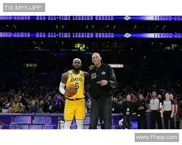 大卫-詹姆斯成为历史上得分王:不凡的篮球传奇之路 大卫-詹姆斯成为历史上得分王:不凡的篮球传奇之路