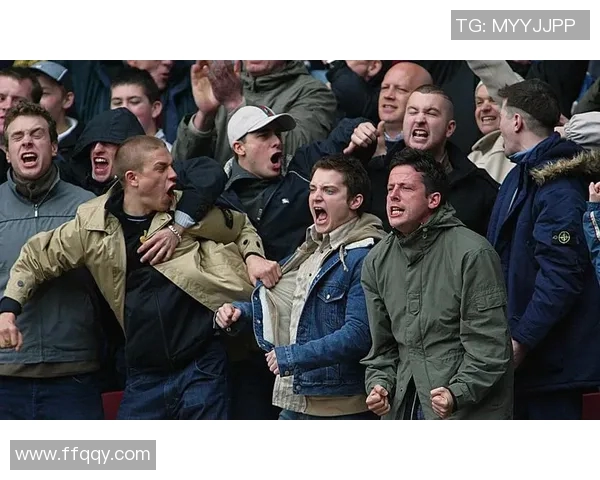 足球流氓的罕见现象探讨与社会影响分析之深度解读 足球流氓的罕见现象探讨与社会影响分析之深度解读