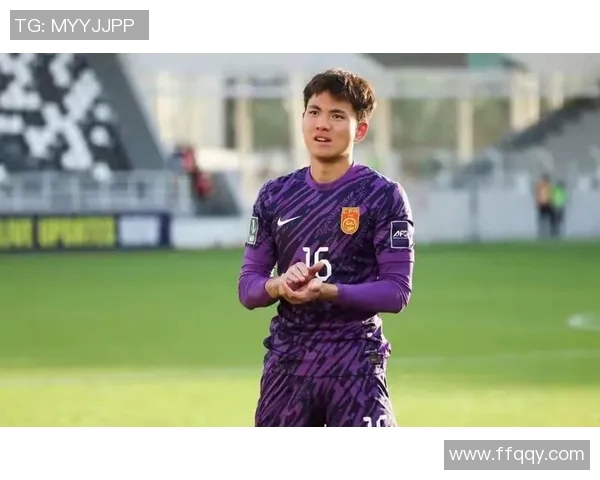 青岛西海岸迎战上海申花李昊展现足球魅力与激情的巅峰对决